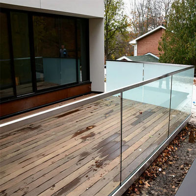 Weatherproof And Stylish Aluminum Glass Fence With Tempered Panels For Clear Views