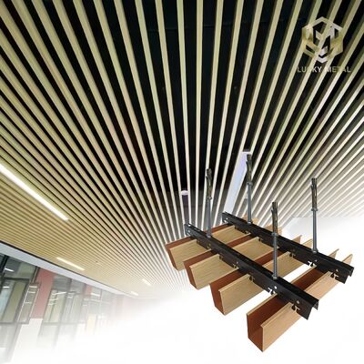Dalles de plafond en métal, bois et aluminium suspendues OEM pour bâtiments de bureaux