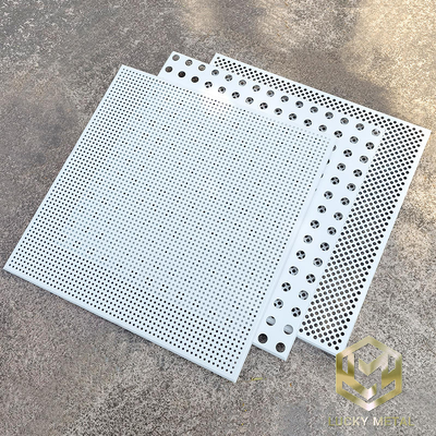 Ventes directes d'usine Plaque de coussin d'aluminium de conception moderne 300X300 Plafond perforé pour bureau Hôpital Centre commercial Lieu de travail